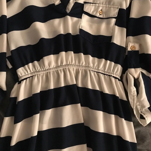 Women’s Medium Dress - Picture 4 of 5